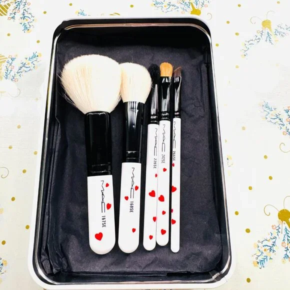 3462 MAC MAKEUP BRUSH SET MAC COSMETICS COLLECTOR ARCHIE GIRLS SUPER RARE - Picture 3 of 5